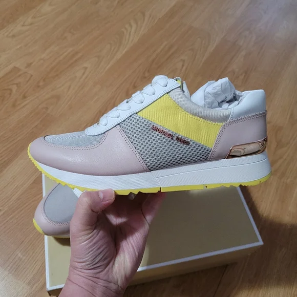 Brandnew with box - Picture 2 of 7